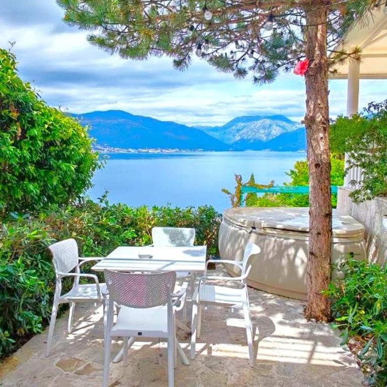 Boka Apartments - Apartment with Sea View - 1