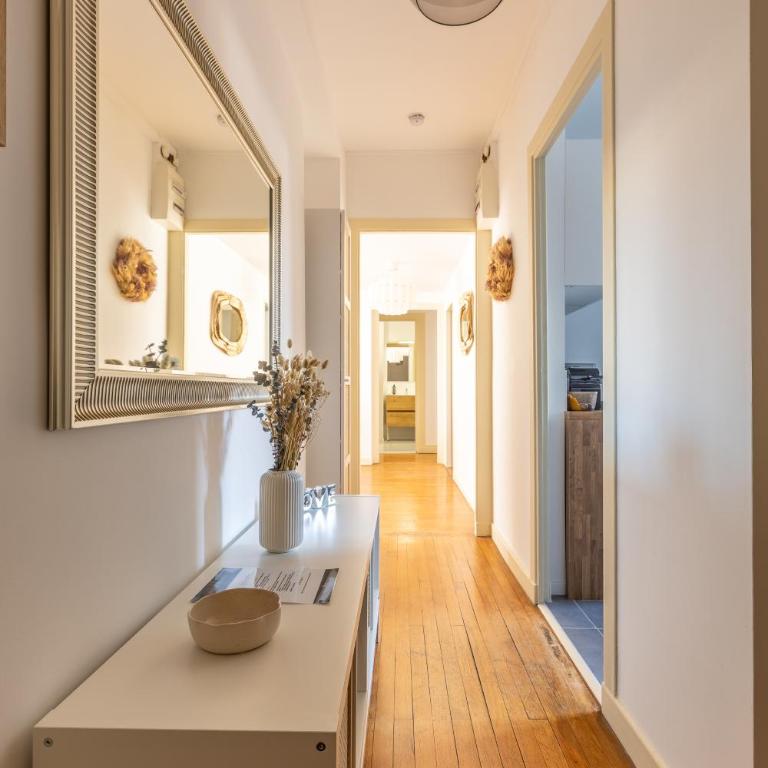 L'Instant Le Coq by PRIM0 C0NCIERGERIE - Three-Bedroom Apartment - 9