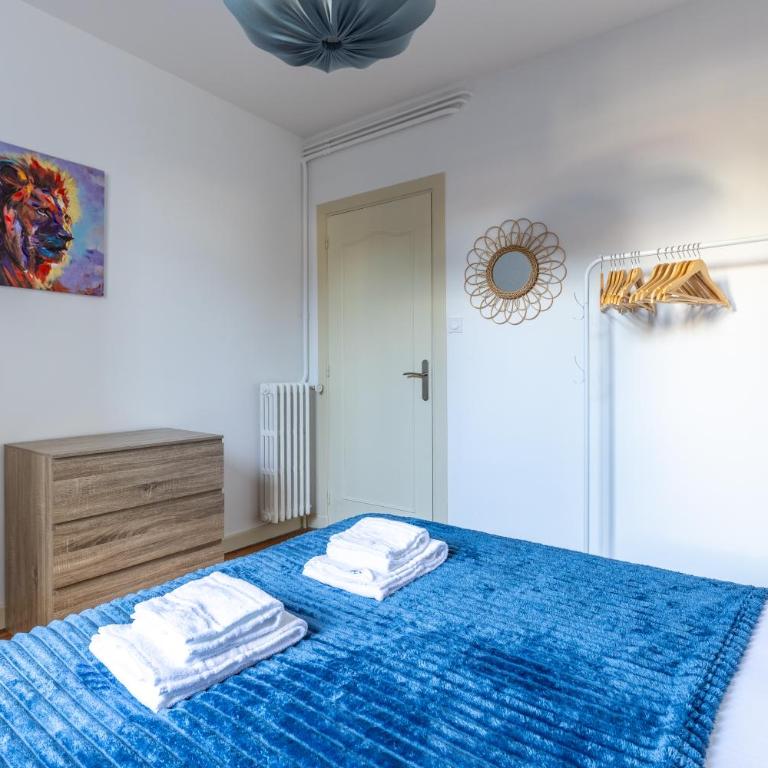 L'Instant Le Coq by PRIM0 C0NCIERGERIE - Three-Bedroom Apartment - 16