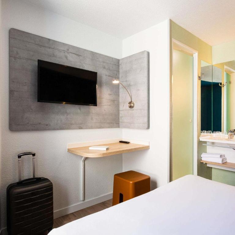 ibis budget Bordeaux Centre - Gare Saint Jean - Chambre avec 1 Lit Queen-Size et 1 Lit Superposé - 2