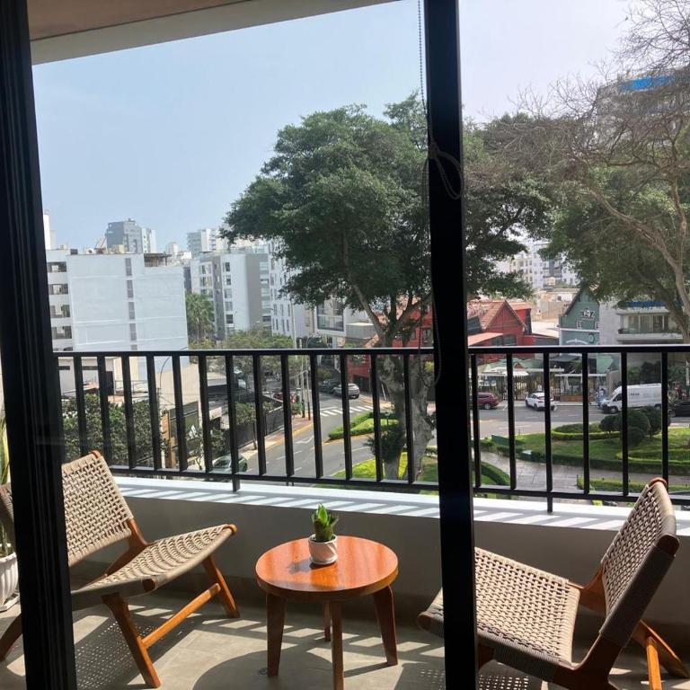 Modern Miraflores 2BR Flat Park View Balcony King Bed - Apartamento Deluxe de 2 dormitorios con balcón - 24