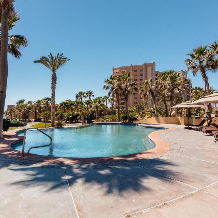 Coastal Calm Poolside Condo w Patio - Apartment mit 2 Schlafzimmern - 22