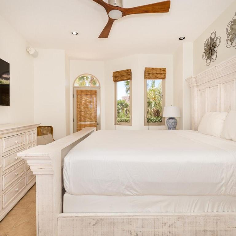 Coastal Calm Poolside Condo w Patio - Apartment mit 2 Schlafzimmern - 26