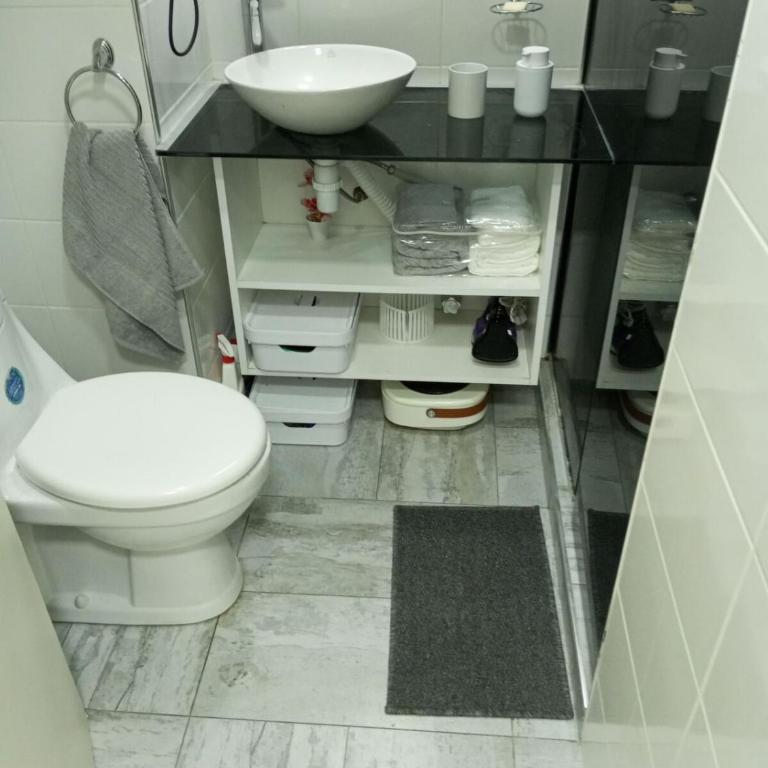 Quiet and affordable studio apartment - One-Bedroom Apartment - 3