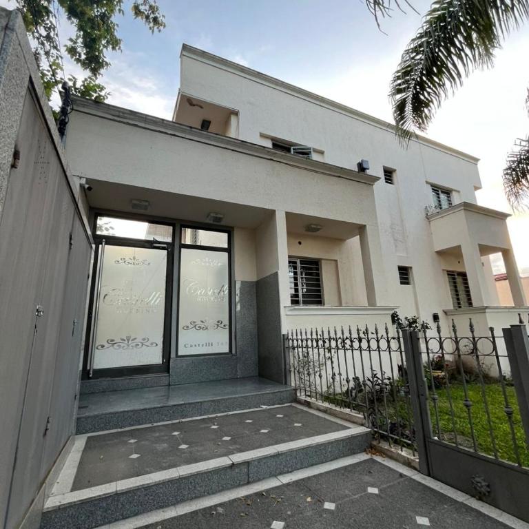 luminoso depto con cochera a pasos de peatonal - Apartamento de 2 dormitorios - 1