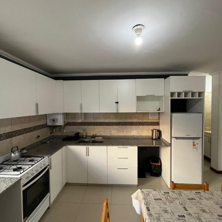 luminoso depto con cochera a pasos de peatonal - Apartamento de 2 dormitorios - 12