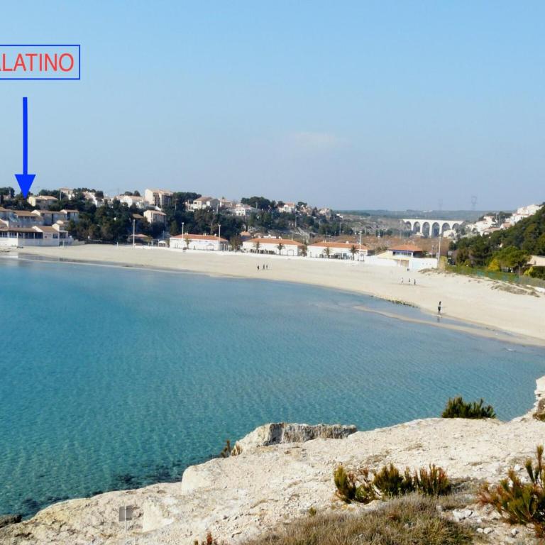 Seafront Palatino Apartment for 8 - Four-Bedroom Apartment - 1