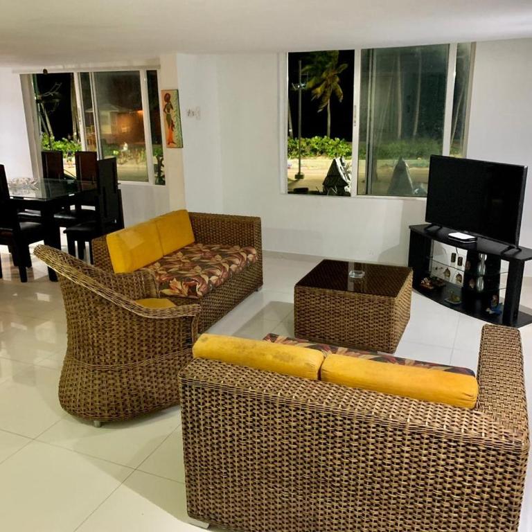 Apartamentos frente al mar Limsor Beach - Apartamento de 3 dormitorios con vistas al mar - 8