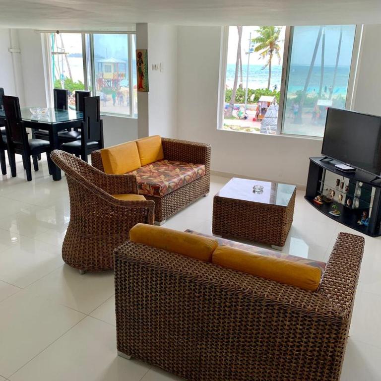 Apartamentos frente al mar Limsor Beach - Apartamento de 3 dormitorios con vistas al mar - 1
