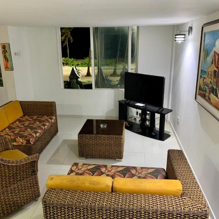 Apartamentos frente al mar Limsor Beach - Apartamento de 3 dormitorios con vistas al mar - 4