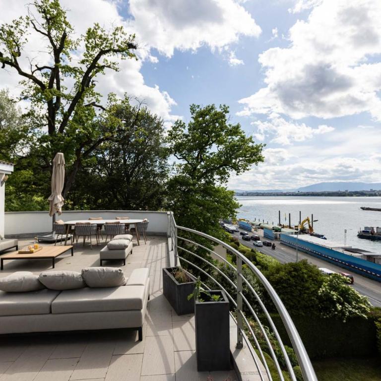 Elite Villa Geneva with Lake View - Villa - 17