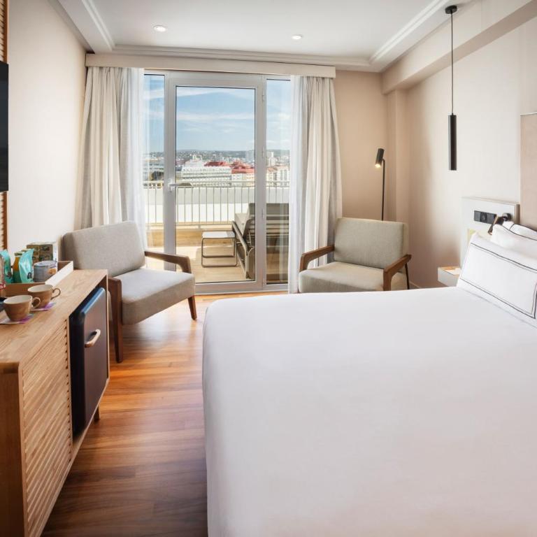 Meliá Maria Pita - Habitación Doble con terraza y vistas al mar - 3