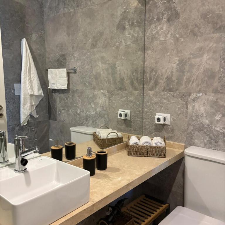 Moderno y cálido en Officia Pilar con piscina y cowork - Apartamento de 1 dormitorio - 13