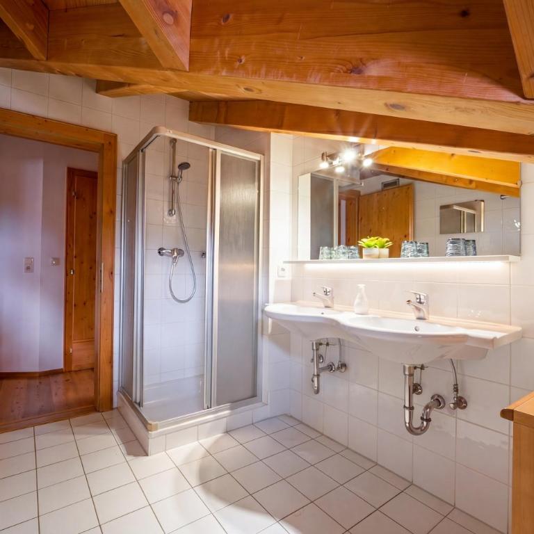 Landhaus Zell am See - Standard Familienzimmer - 2