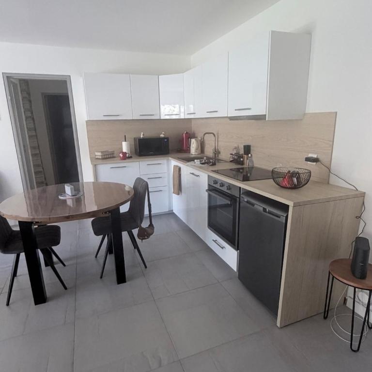3-room single-story apartment with small garden - Appartement 3 Chambres - 12