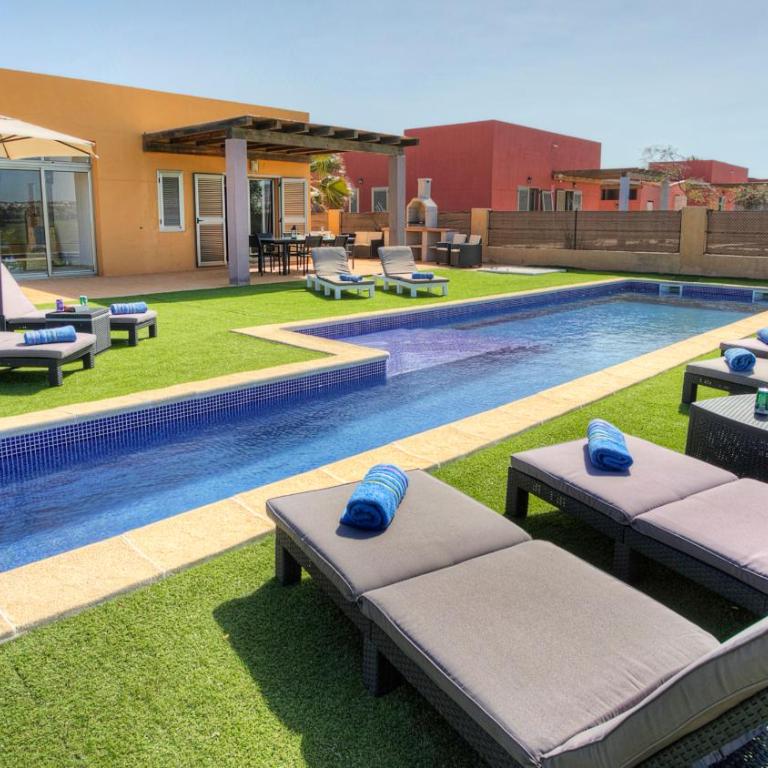 Villa Birdie - Five-Bedroom House - 10