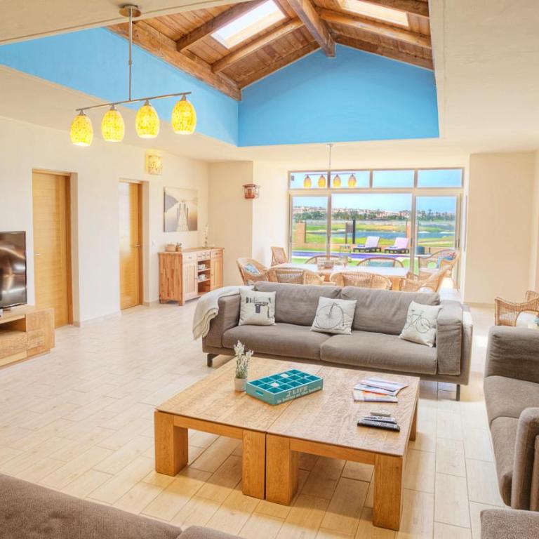 Villa Birdie - Five-Bedroom House - 17