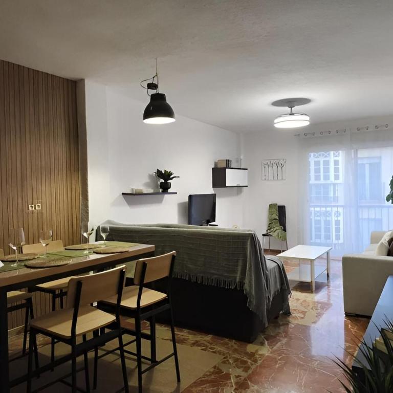 San Antón con Parking Gratis en el Centro de Granada - Three-Bedroom Apartment with Balcony - 8