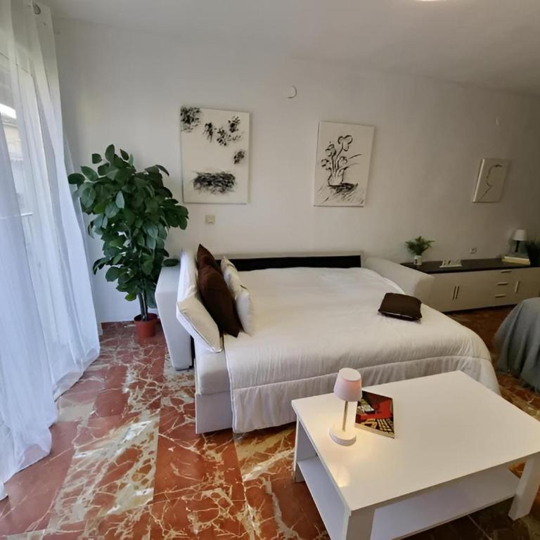 San Antón con Parking Gratis en el Centro de Granada - Three-Bedroom Apartment with Balcony - 11