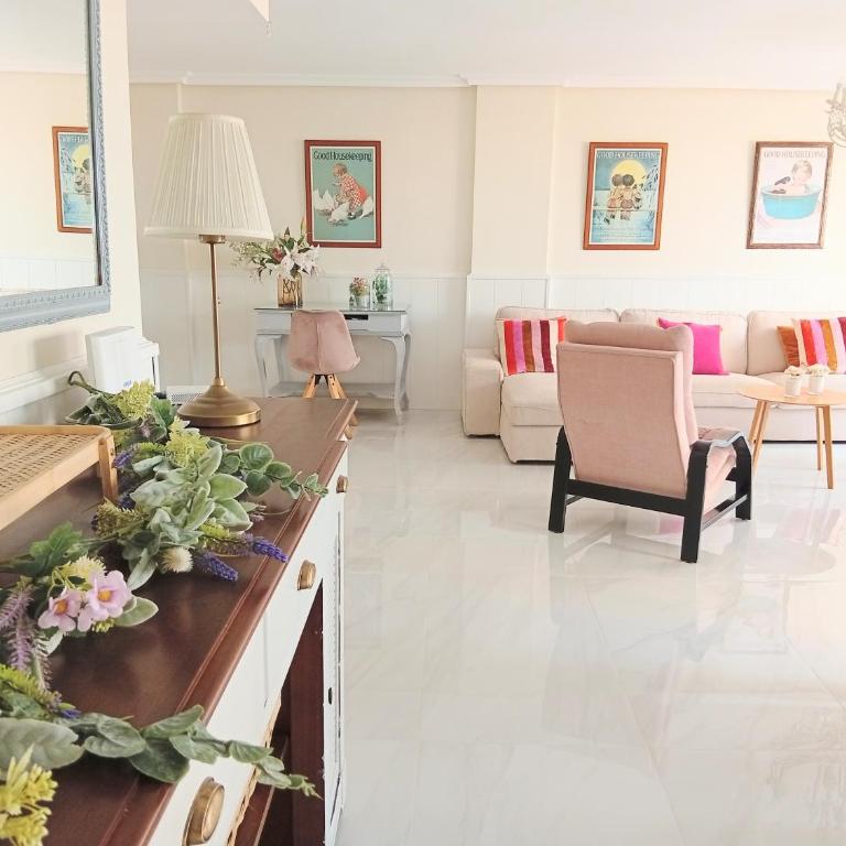 Espectacular vivienda a un minuto andando de la Playa y del Paseo marítimo en Almería - Apartment - 20