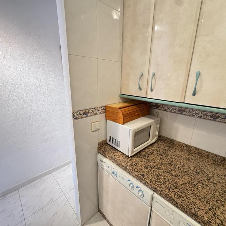 Acogedor estudio con parking cerca de la playa - Apartamento de 1 dormitorio - 7