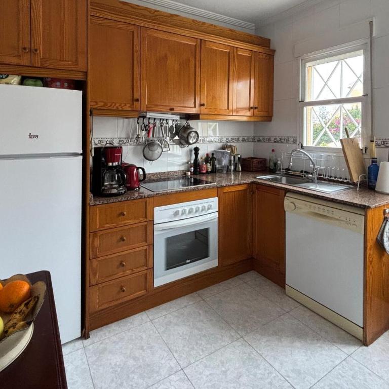 Nice Apartment In Torrevieja With House A Panoramic View - Two-Bedroom Apartment with Terrace - 3