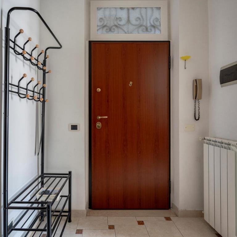 GuestHost - Grey Queen - One-Bedroom Apartment - 22