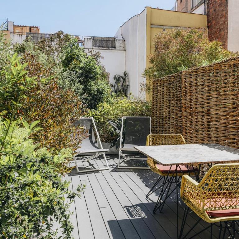 Uma House by Yurbban Trafalgar - Double Room with Terrace - 9