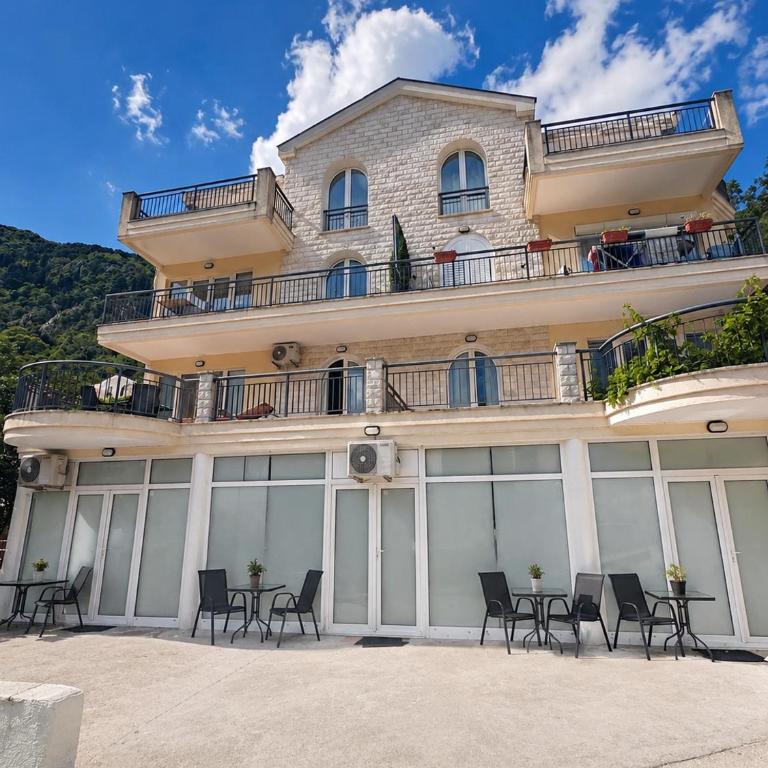 Apartments Vista Muo 2026 NEWLY RENOVATED - Two-Bedroom Apartment with Private Pool - 2