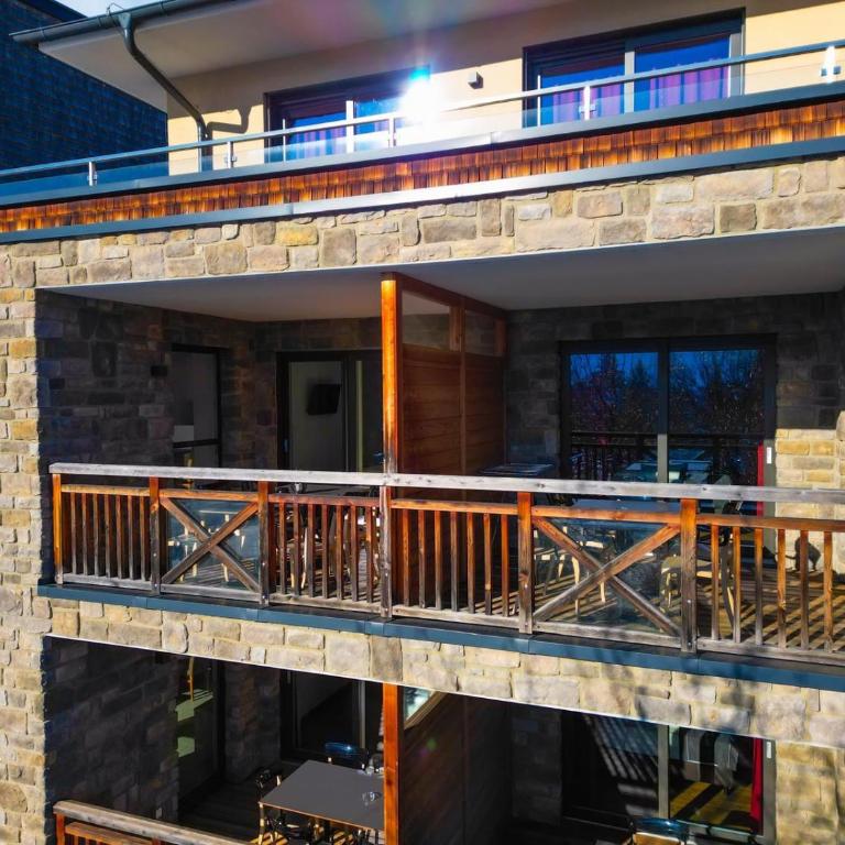 Schönblick Residence Apartments - 600m air line to AREIT gondel station - Apartment with View and Balcony - Annex Building - 5