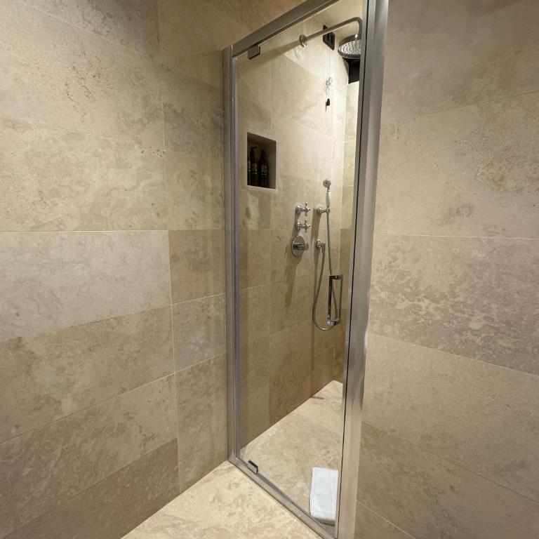 Palazzo Gambirasi Aparthotel Roma - Suite con Balcone - 7