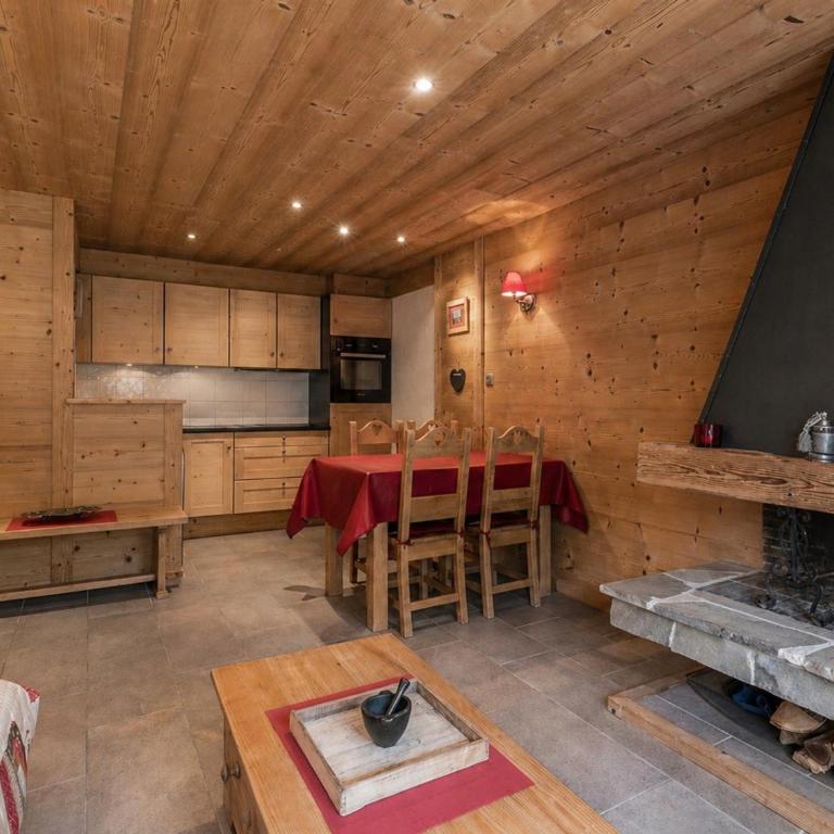 Appartement montagnard avec cheminée, animaux admis, proche pistes - FR-1-304-78 - Apartamento (4 adultos) - 9
