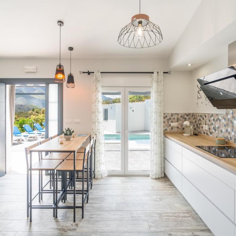 Cubo's La Brisa del Valle Rural House - Vacation Home - 16