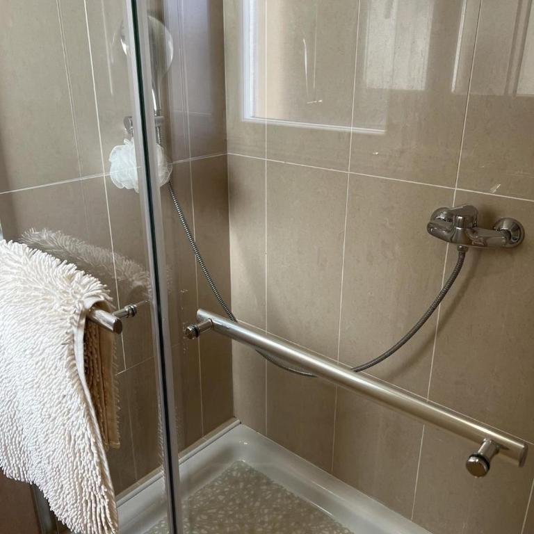Apartment - Sleeps 4 - Parking - Pool - Sea Views - Appartement - 17