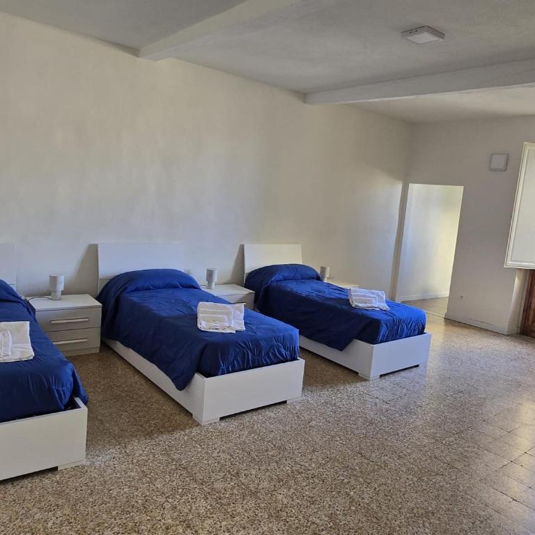 Casa Per Ferie DEGLI ANGIOLINI - Triple Room with Bathroom - 2