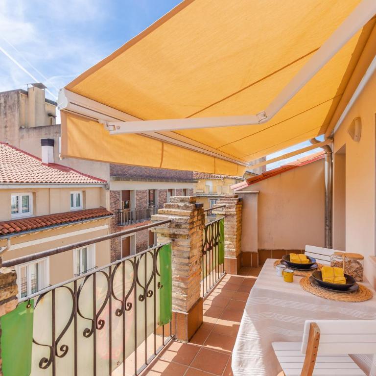 El Pañuelico de Estafeta- ático con terraza by Clabao - Apartamento Superior con vistas a la ciudad - 27