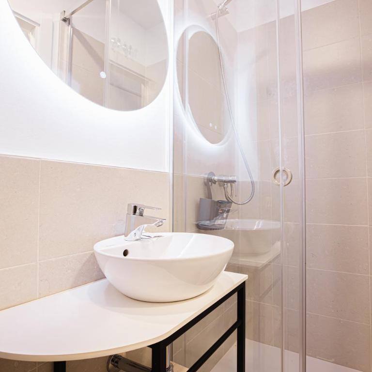 VIBE Stay Granada - Single Room with Terrace - 8