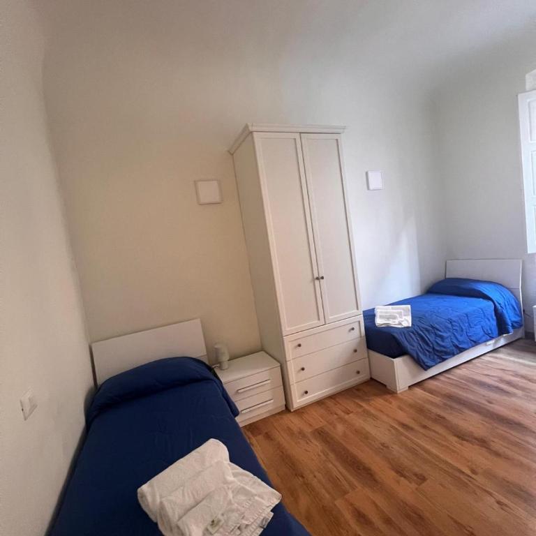 Casa Per Ferie DEGLI ANGIOLINI - Family Room with Private Bathroom - 8