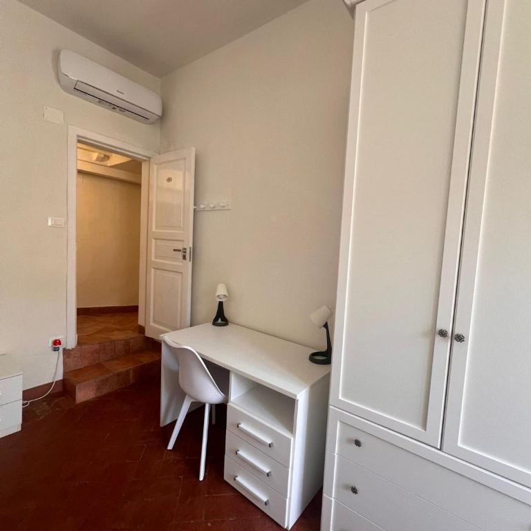 Casa Per Ferie DEGLI ANGIOLINI - Family Room with Private Bathroom - 2