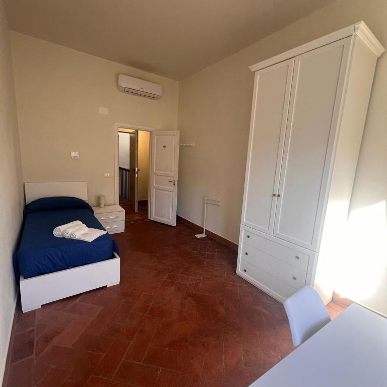 Casa Per Ferie DEGLI ANGIOLINI - Family Room with Private Bathroom - 6