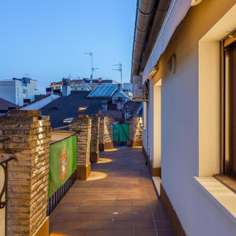 El Pañuelico de Estafeta- ático con terraza by Clabao - Apartamento Superior con vistas a la ciudad - 34