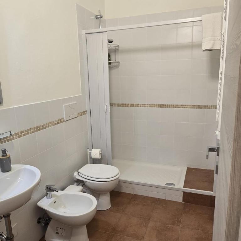 Casa Per Ferie DEGLI ANGIOLINI - Family Room with Private Bathroom - 2