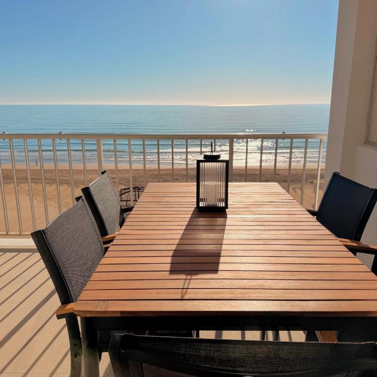 La Palmera - Primera linea frontal en Playa San Antonio - Three-Bedroom Apartment with Sea View - 21