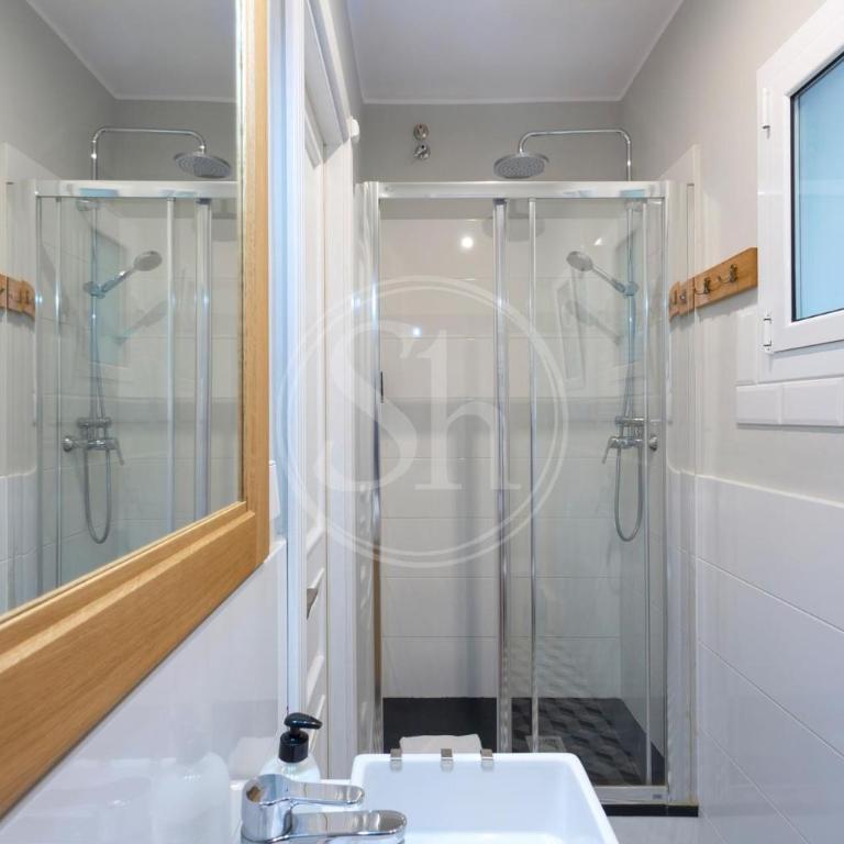 Moderno y espacioso apartamento en Calle Mallorca - Three-Bedroom Apartment - 14