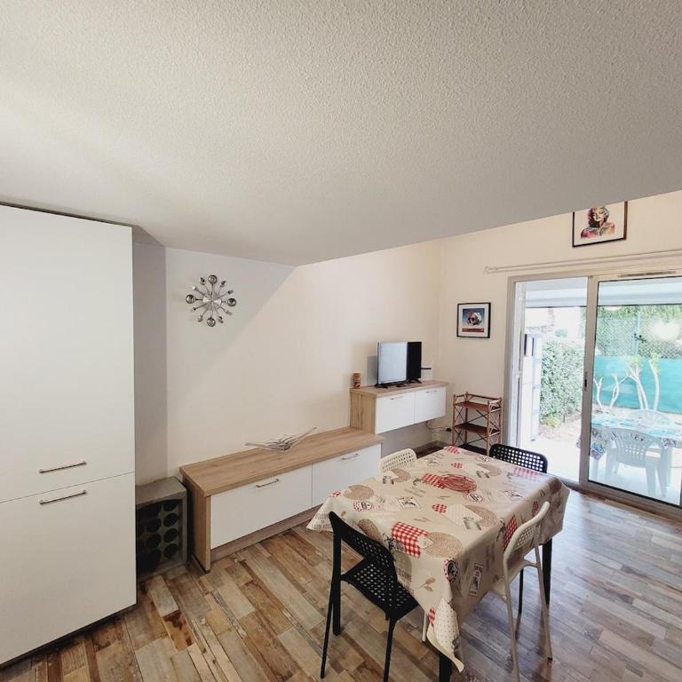 Villa pour 6 - Piscine commune - WIFI - Climatisation - Villa 3 Chambres - 9