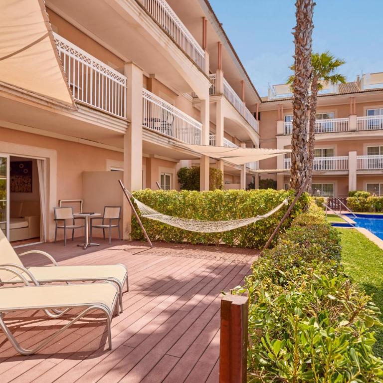 Zafiro Can Picafort - One-Bedroom Suite with Swim Up - 12