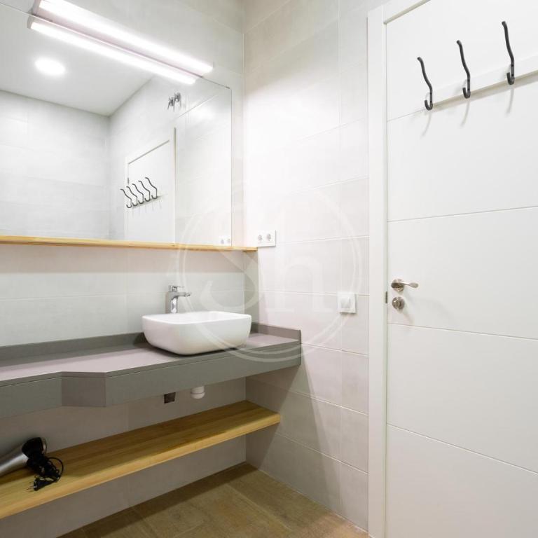 City center Plaza Cataluña apartment - Three-Bedroom Apartment - 13