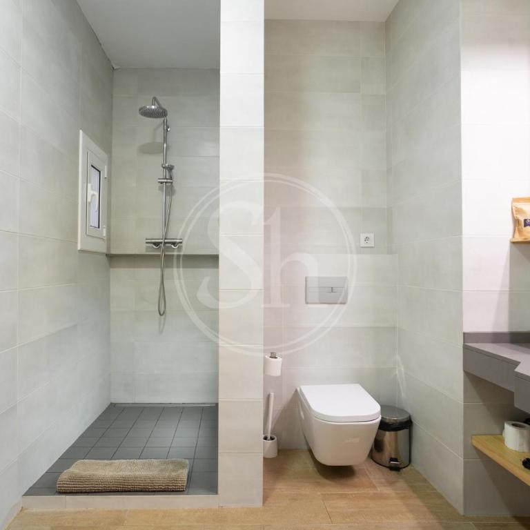 City center Plaza Cataluña apartment - Three-Bedroom Apartment - 16