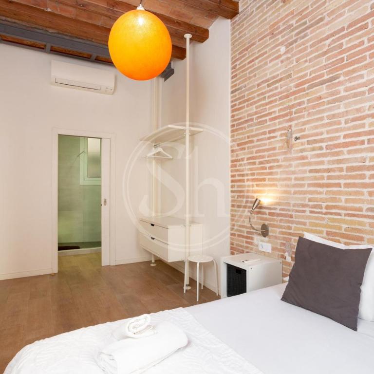City center Plaza Cataluña apartment - Three-Bedroom Apartment - 21