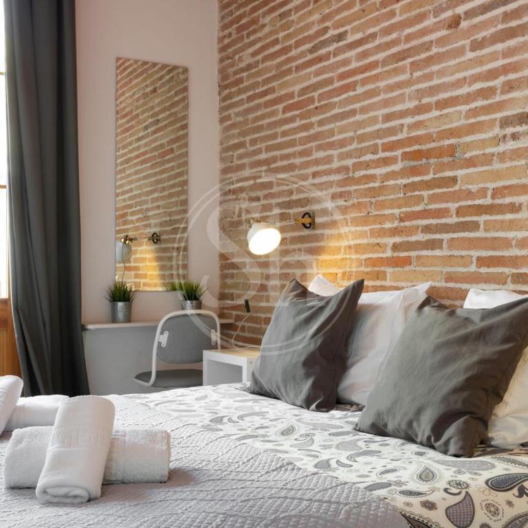 City center Plaza Cataluña apartment - Three-Bedroom Apartment - 29